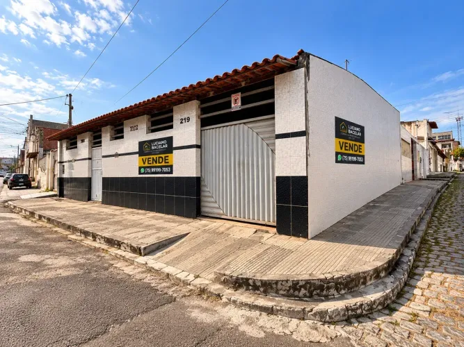IMÓVEL DE ESQUINA À VENDA REGIÃO CENTRAL DE FEIRA DE SANTANA