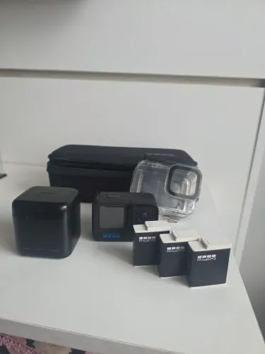Gopro black 11 - nunca entrou na água sem caixa estanque