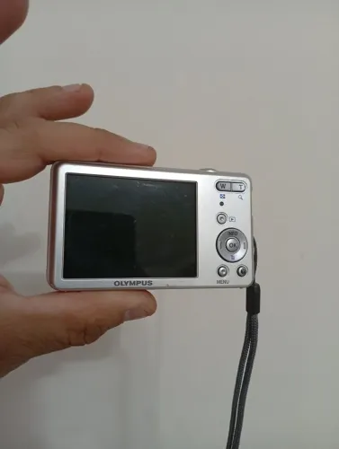 Camera digital Olympus cinza