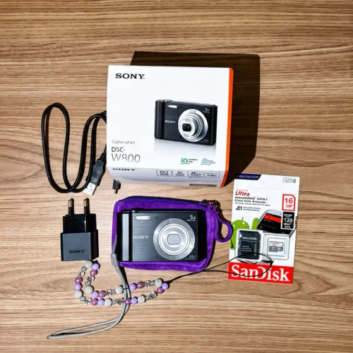 sony cybershot w800 preta