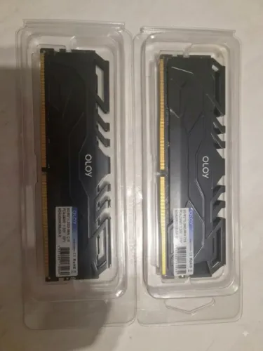 Kit de Memória RAM OLOy DDR4 16GB (2x8GB) 3000MHz