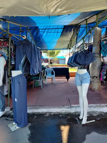 Vendo banca na Feira hippie ( região da 44 )