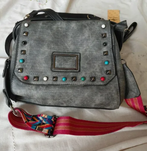 Por. 80. - Bolsa feminina