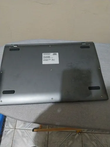 Vendo um Notebook usado da marca positivo, está sem o carregador