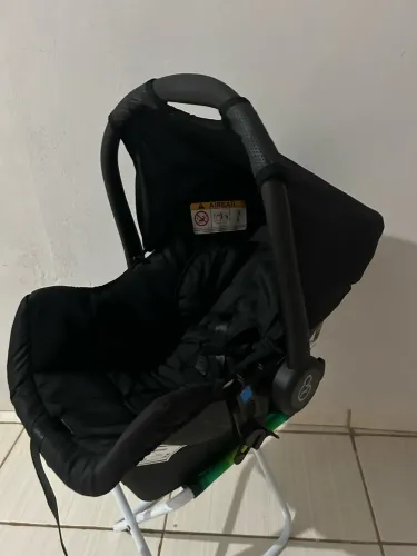 Vende-se bebê conforto 
