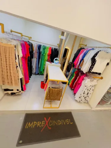 Vendo Estoque de Boutique Feminina e Móveis 