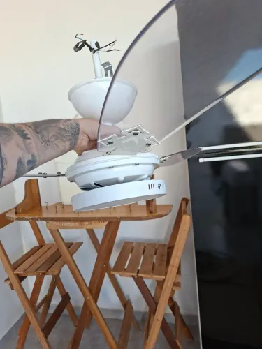 Ventilador de teto branco