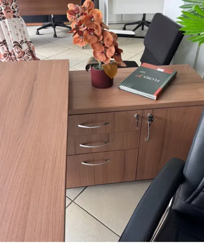 Mesa escritório cadeira