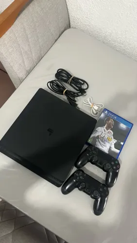 PS4 SLIM 1TB DE MEMÓRIA