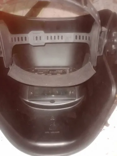 Máscara de solda escurecimento automático.