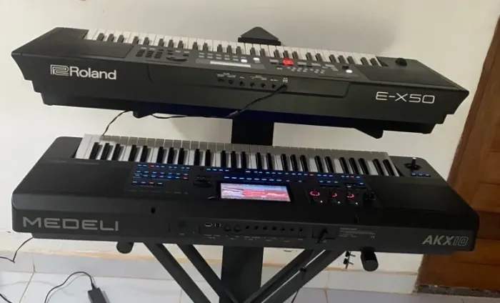 Teclado Roland E-X50