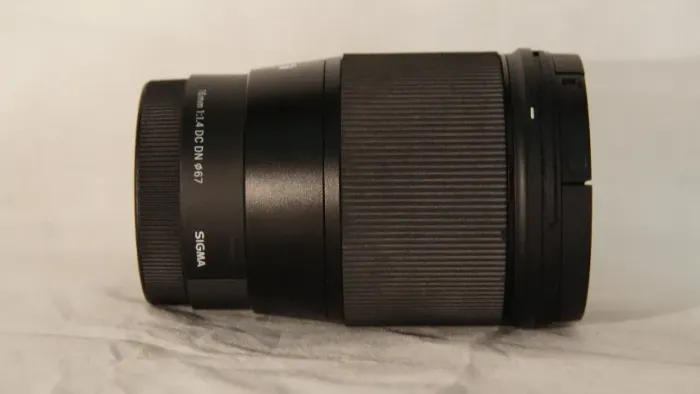 Sigma 16mm 1:1.4 DC DN 67