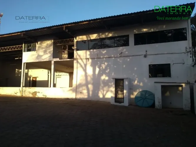 Galpão de esquina próximo a CEASA, Aeroporto de Goiânia e BR-153. Fácil acesso!