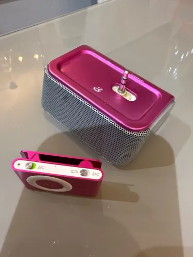 ipod Shuffle 2Gb com mini caixinha de som