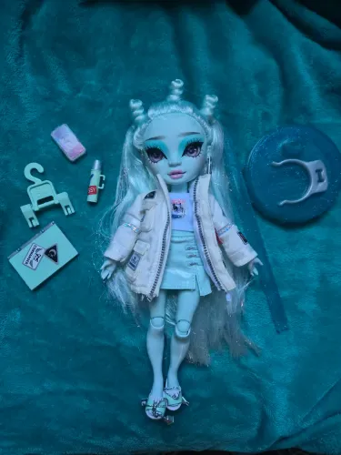 Boneca Rainbow High Shadow High - Zooey Electra