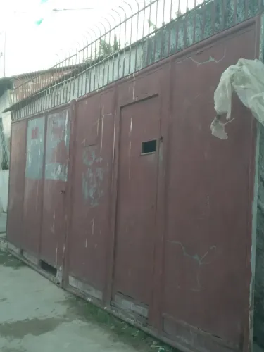 Vende se um portao de 2 banda no precinho interessado é só fala 