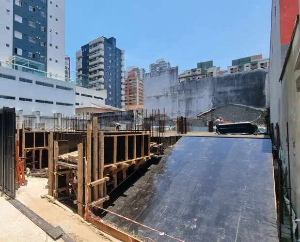 Apartamento em Praia Grande, Canto do Forte com 2 quartos, 2 suítes, 87m²