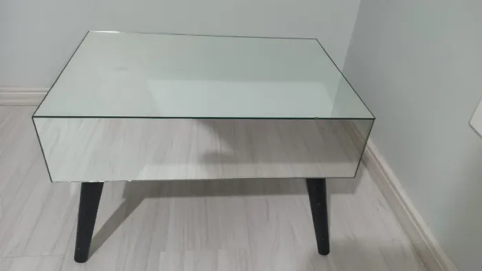 Mesa de centro espelhada 