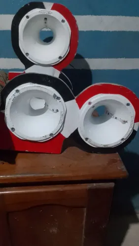 Régua + 4 cornetas da hinor pode deixar em pé ou deitado