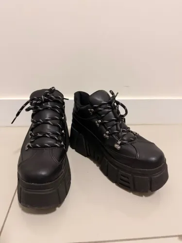 Tênis plataforma gótico Dakota comfort