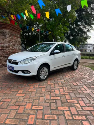 Fiat Grand Siena Essence 1.6 Flex 16V 2016