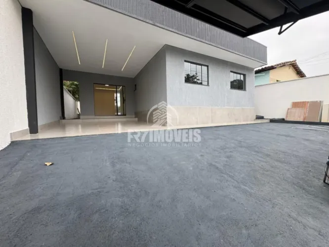 CASA NO SETOR ÁGUA BRANCA - GOIÂNIA/GO - SOZINHA NO LOTE