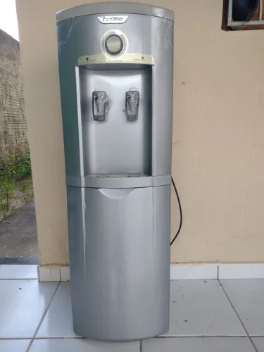 Bebedouro de Água Esmaltec de Coluna Refrigerado