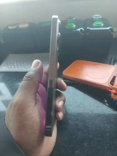 Urgente iphone 13 pro max 256 Gb apenas 2,500 aceito oferta não absurda