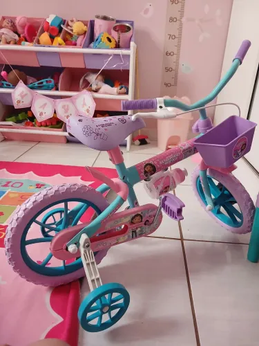 Bicicleta infantil da Gabi aro 12, nunca usada