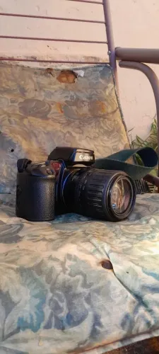 CANON EOS 1000F 35mm