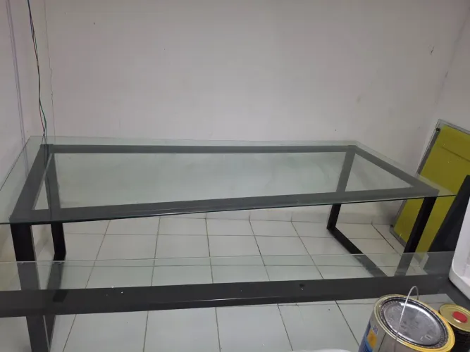 Mesa c/ Tampo de Vidro