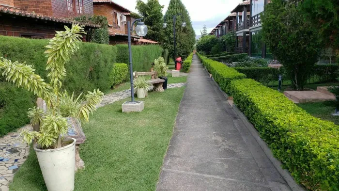 Casa de condomínio para venda com 100 metros quadrados com 4 quartos