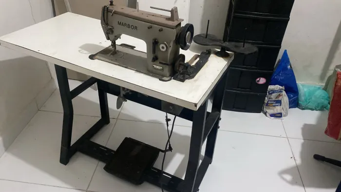 Vendo Maquina de costura 20 U