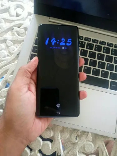 Edge 60 -12/512 Gb
