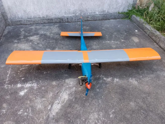 Aeromodelo Sky King Combustão