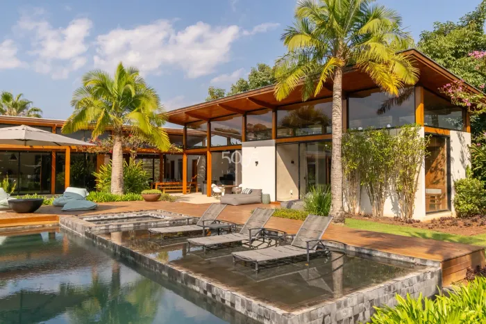 Casa para locação no Condomínio Altos de Itu com 3.300m² e 5 suítes