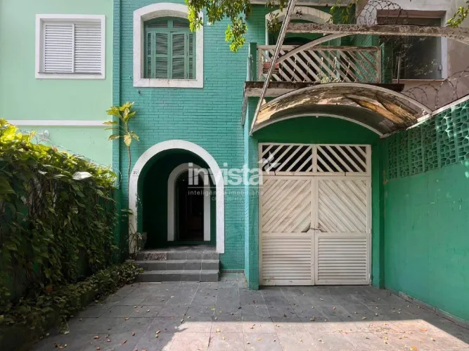 Casa para Locação na Pompéia em Santos | 3 Dormitórios, Quintal e Garagem para 3 Carros