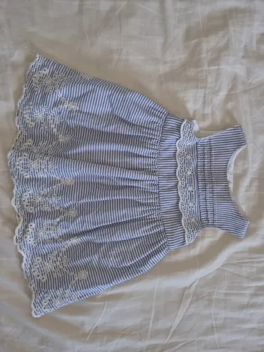 Lindo vestido importado listrado com detalhes em renda 6M