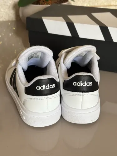 Sapato adidas infantil