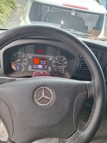 Caminhão Baú OPORTUNIDADE