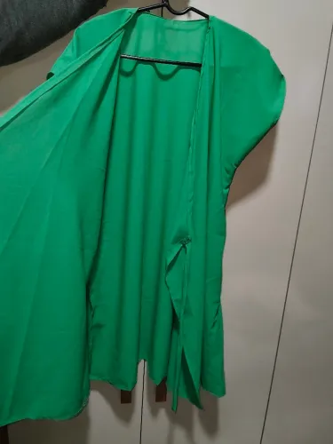 Moda praia ou camisola, tamanho M