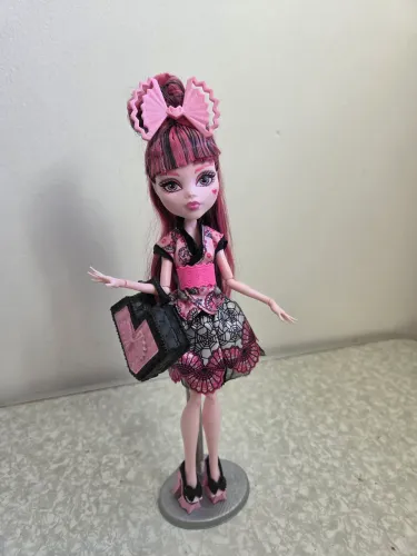 Draculaura Intercâmbio - Monster high