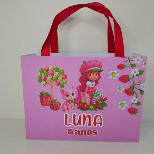 Kit com 10 SACOLAS PERSONALIZADAS TEMA MORANGUINHO E OUTROS