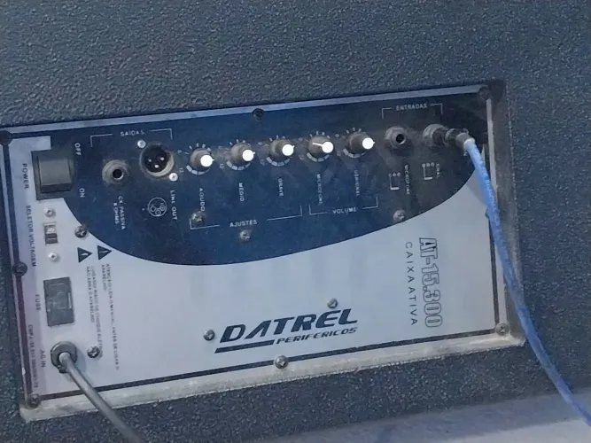 Som caixa boca de 15, 2 ativas e 1 passiva.