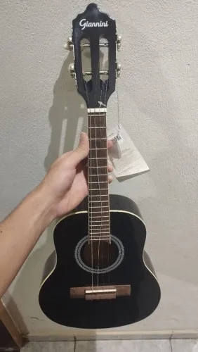 Vende se Cavaquinho