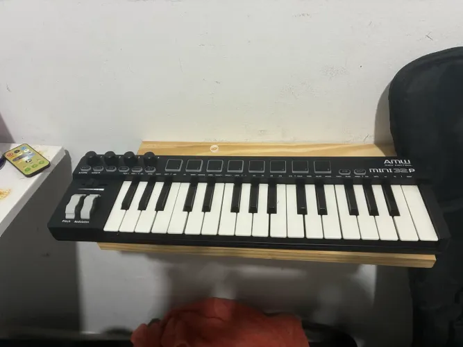Controlador Midi AMW Mine32p