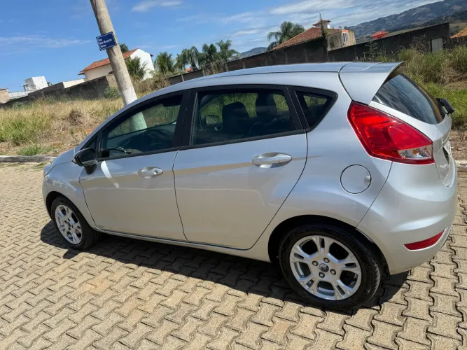 Ford Fiesta 1.5 16V Flex Mec. 5P 2014