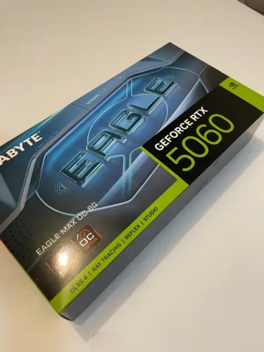 Placa de Vídeo Gigabyte RTX 5060 Gaming OC 8G ? 8GB GDDR7