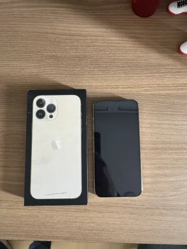 Vendo iPhone 13 Pro Max 256 com Caixa