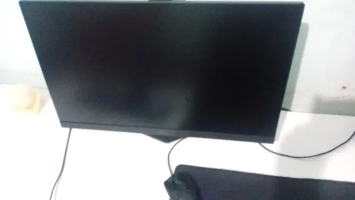 Monitor AOC 24 180hz para retirada de peças